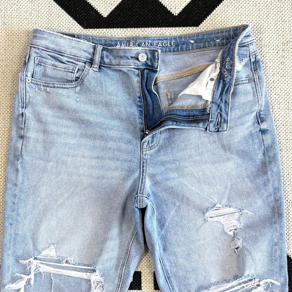 American Eagle Stretch Ripped High Rise Mom Jean in Emotional Blue Size 12 - Picture 10 of 14